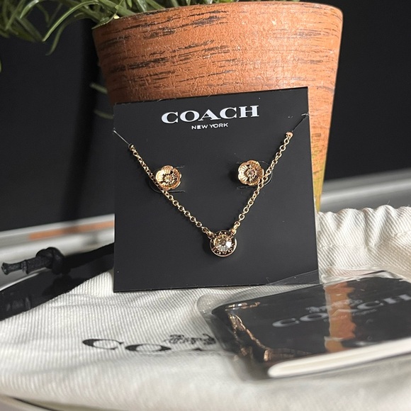 Coach Open Circle Necklace Tea Rose Stud Earrings Gift Set NWT - Picture 4 of 4